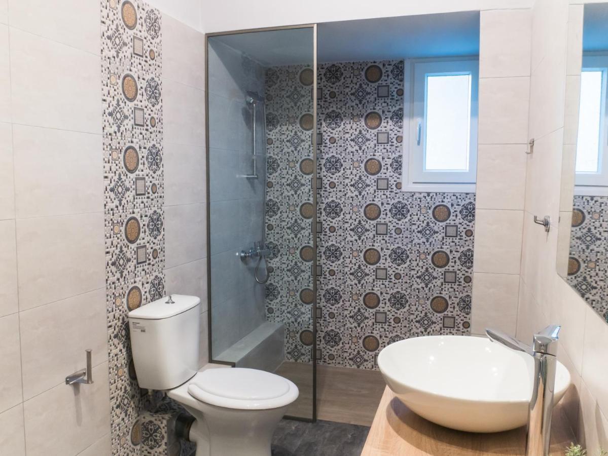 Dimitra'S Apartment เนอา มิคานิโอนา ภายนอก รูปภาพ