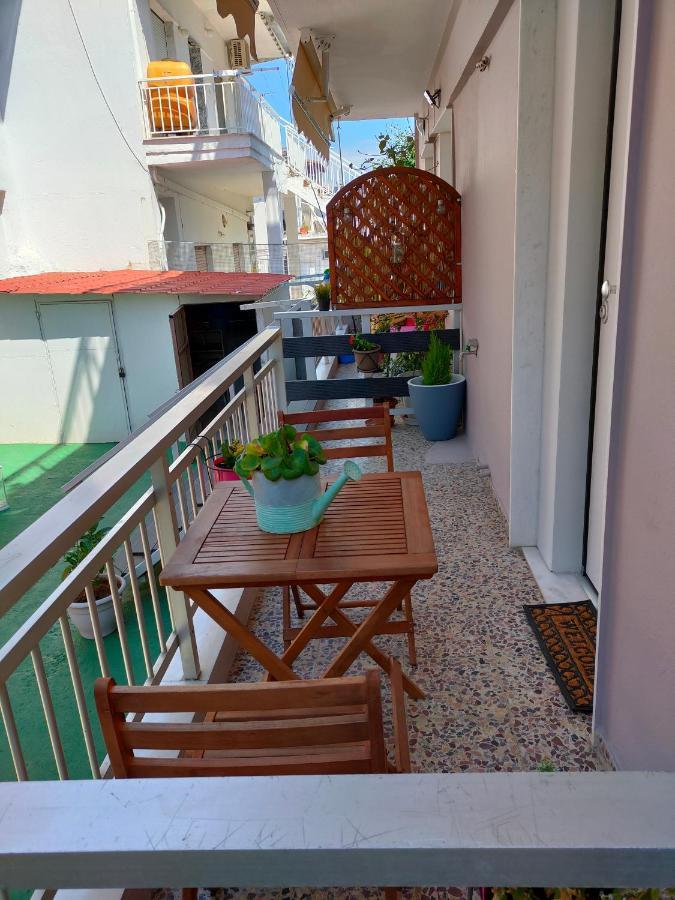 Dimitra'S Apartment เนอา มิคานิโอนา ภายนอก รูปภาพ